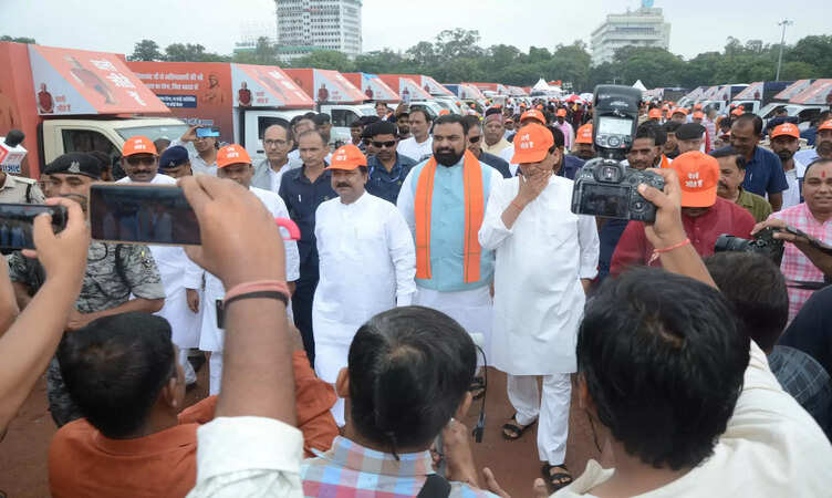 सेवा पखवाड़ा की शुरुआत: पटना से रवाना हुआ 'चलो जीते हैं' मोदी रथ, पहुँचेगा हर विधानसभा,&nbsp;पीएम मोदी के जीवन पर दिखाई जाएंगी कहानियां