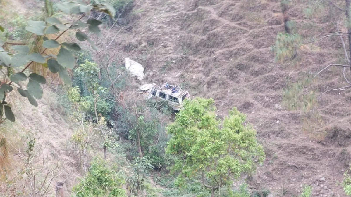 Uttarakhand: पिथौरागढ़ में दुखद सड़क हादसा बारात से लौट रही कार गहरी खाई में गिरी, 4 की मौत, 4 घायल