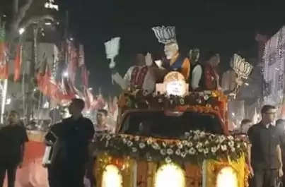 जबलपुर में प्रधानमंत्री नरेंद्र मोदी के रोड शो में उमड़ा जनसैलाब