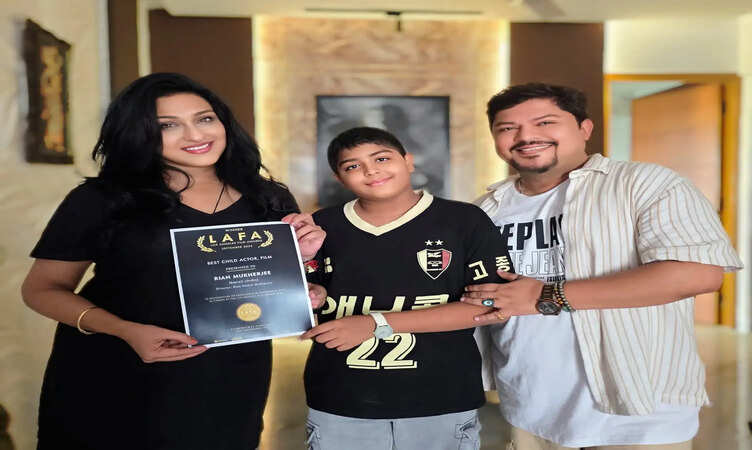 रियान मुखर्जी ने लॉस एंजिल्स फिल्म अवार्ड्स में Best Child Actor&nbsp;का पुरस्कार जीता।