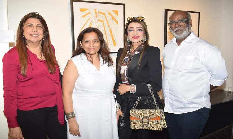 Raj and Sharmila Thackeray inaugurate Sharvari Luth's Jehangir exhibition Alekhyam; Sr IPS Officers, artists, photographers, politicians, actors, socialites in attendance