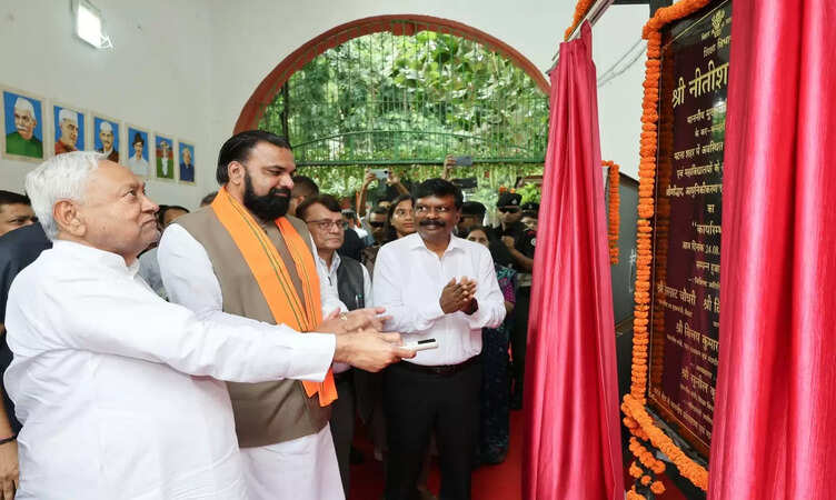 सीएम नीतीश ने पटना को दी 1024.77 करोड़ की विकास योजनाओं की सौगात, यातायात व्यवस्था और सुगम होगी।