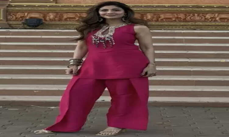 अभिनेत्री शिल्पा शेट्टी ने मास्टरशेफ इंडिया के सेट पर लगाया ग्लैमर का तड़का,&nbsp;सॉफ्ट पिंक लुक में दी शानदार एंट्री