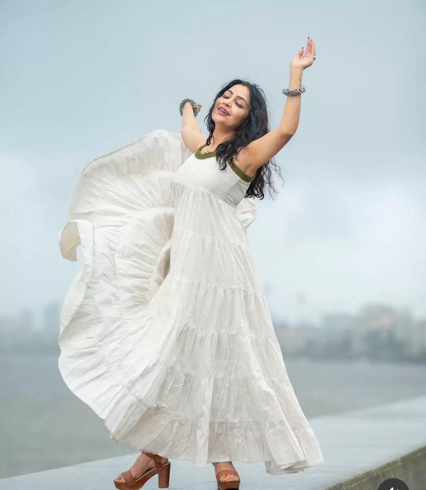 Angoori Bhabi ka Monsoon photoshoot hogaya Viral!