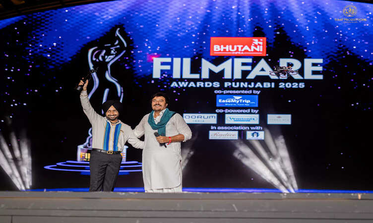 Dr. Satinder Sartaaj Steals the Spotlight at Filmfare &ndash; Best playback singer Award