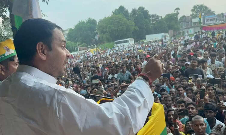 बिहार विधानसभा चुनाव 2025 के लिए जनशक्ति जनता दल ने जारी की 21 उम्मीदवारों की सूची, तेजप्रताप यादव महुआ से खुद लड़ेंगे चुनाव 