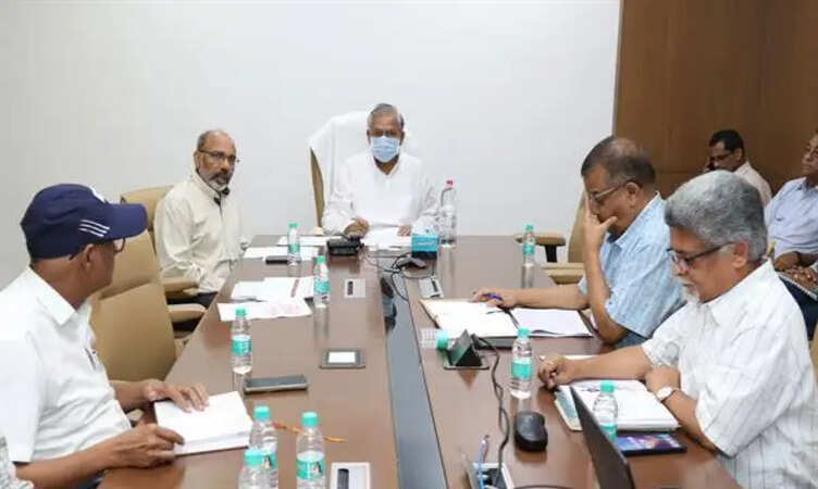 MP News: रबी सीजन में किसानों को मिलेगी पर्याप्त बिजली, ऊर्जा मंत्री तोमर, अधिकारियों को दिए निर्देश
