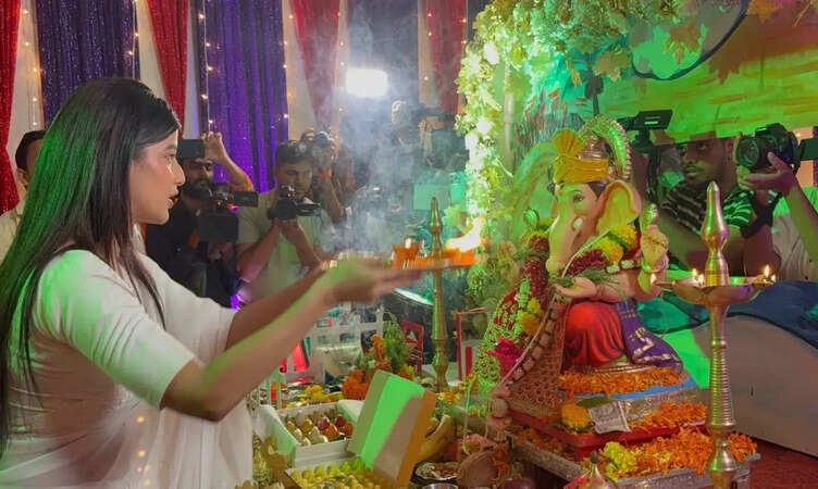 Divine Gathering: Ganpati Puja at Deepa Shahi and Rajan Shahi&rsquo;s Shows - Celebrating Tradition and Compassion