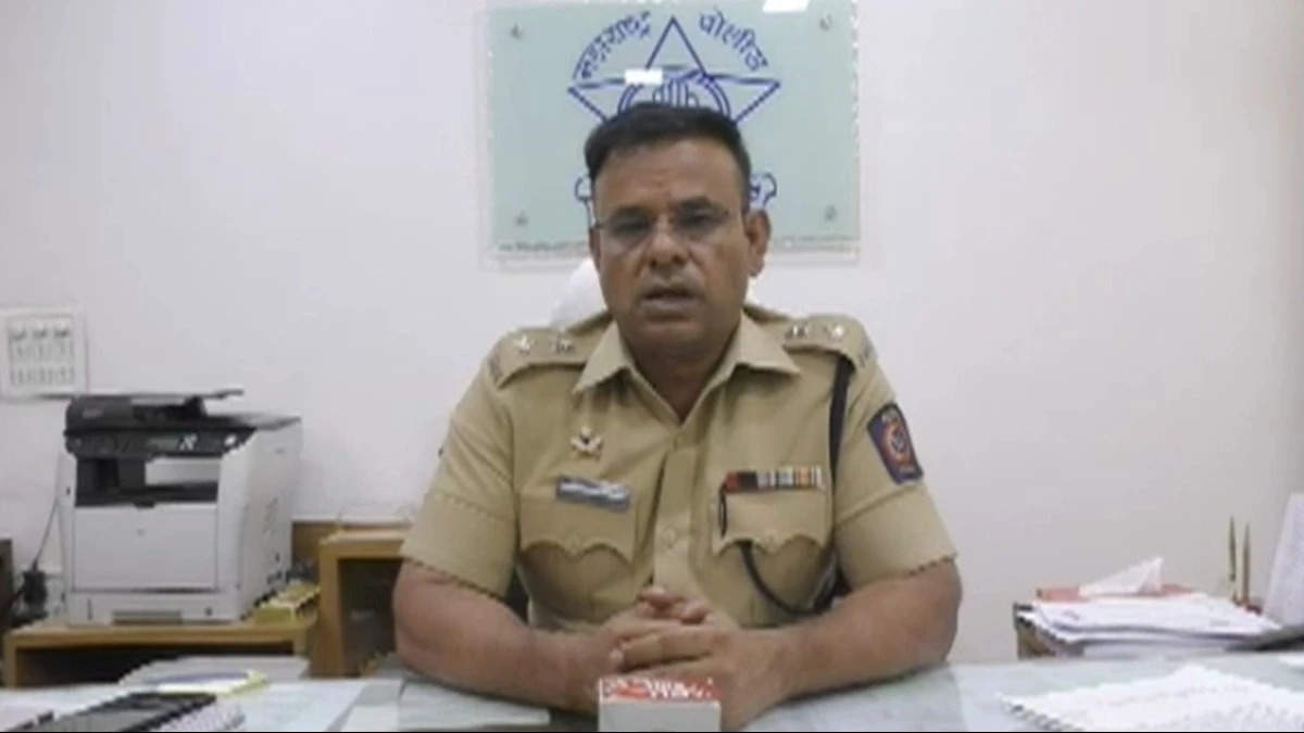 Maharastra: नांदेड पुलिस ने की बड़ी कार्रवाई 36 तलवारें, 85 खंजर 9 चाकू किये जब्त, 2 आरोपियों को किया गिरफ्तार