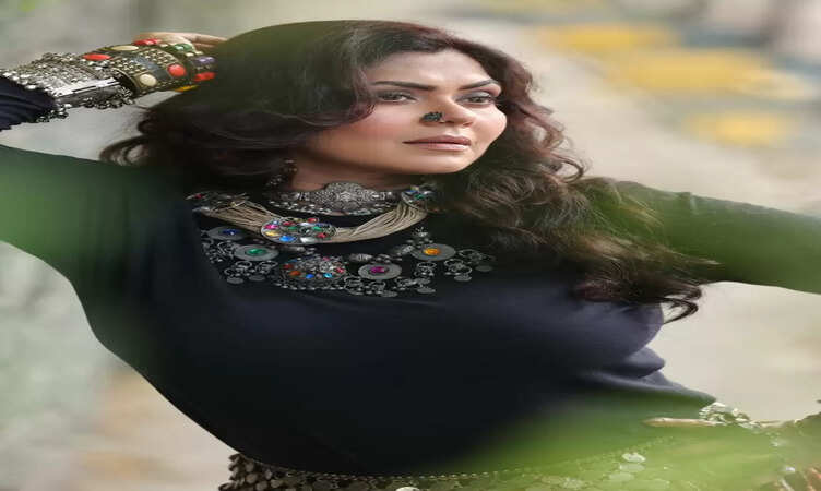 बढ़ती गर्मी के साथ अभिनेत्री रिंंकू घोष की दिलकश अदाओं से फैंस का पारा बढ़ा&nbsp;