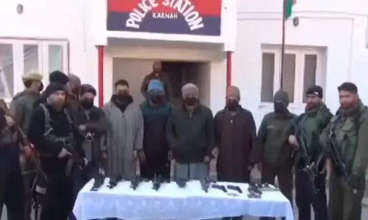 JK News: कुपवाड़ा में सुरक्षा बलों को मिली&nbsp;बड़ी कामयाबी, सीमा पार आतंकी मॉड्यूल का भंडाफोड़