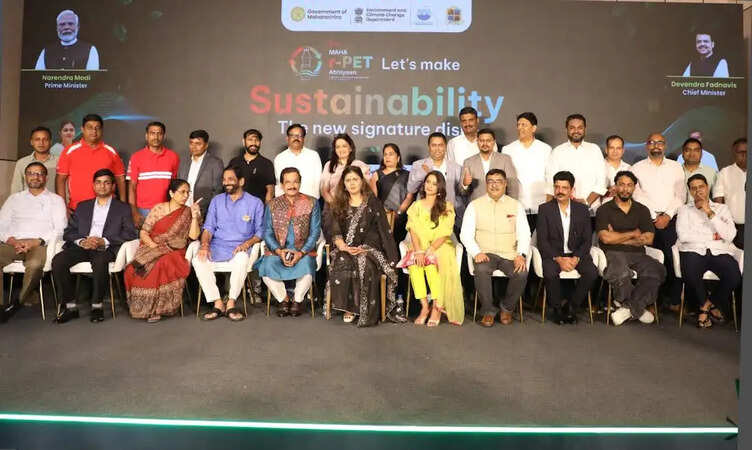अब प्लास्टिक बोतलें नहीं जाएंगी बेकार, रीसाइक्लिंग से मिलेगा नया आकार