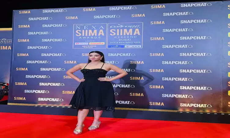 SIIMA Awards 2025 में नायरा एम बनर्जी की चमकदार मौजूदगी, बिग बॉस और खाकी 2 से बढ़ी लोकप्रियता